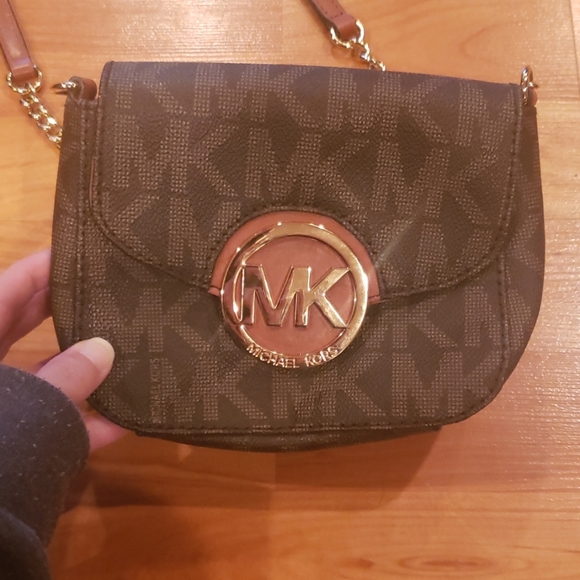 Michael Kors crossbody purse - Picture 2 of 5
